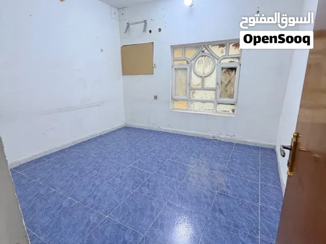 شقق ارضية للايجار الموقع الجنينة قرب شارع البهو