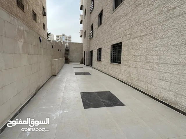 215 m2 3 Bedrooms Apartments for Sale in Amman Jubaiha