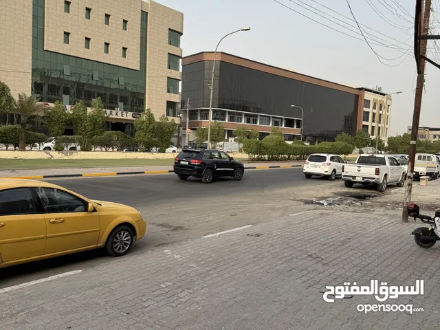 قاعة مفتوحة موقع تجاري