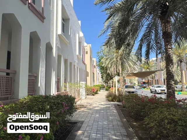 Townhouse for rent in Al Mouj