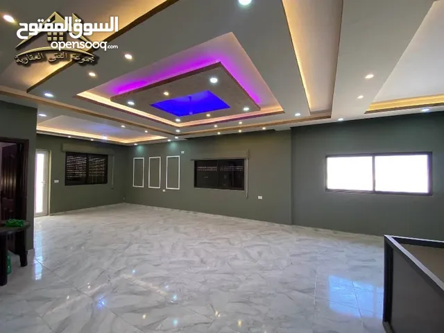 254m2 4 Bedrooms Apartments for Sale in Zarqa Al Zarqa Al Jadeedeh