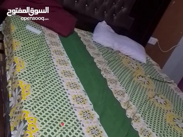 تخت مزوج مع قفصين للبيع