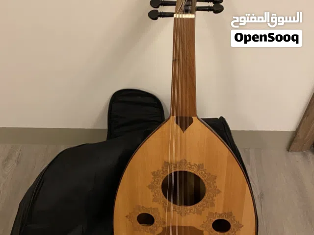 عود بحالة ممتازة للبيع – لم يستخدم