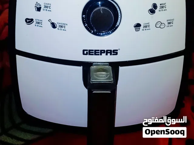 قلاية هوائية جيباس (Geepas) بحالة ممتازة وشبه جديدة للبيع