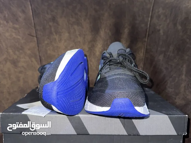 44 Sport Shoes in Amman