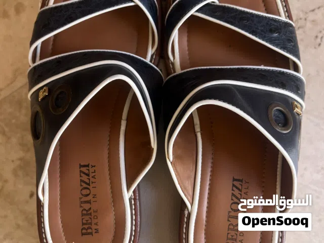 للبيع نعال برتوزي من محل أحذية الخميس