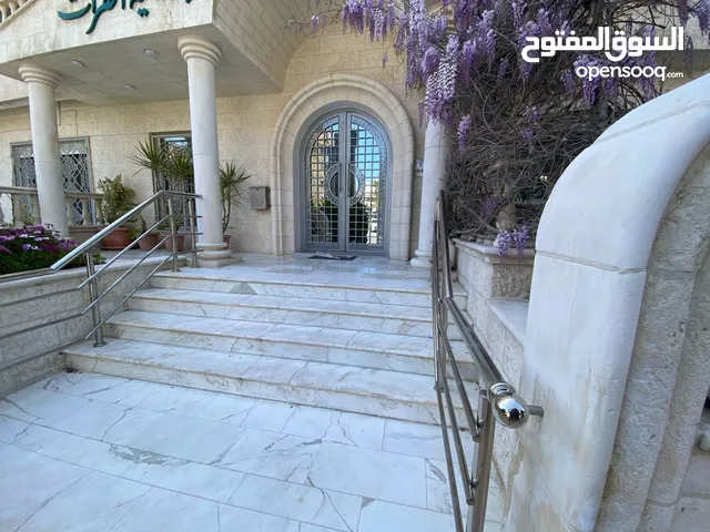 300 m2 3 Bedrooms Apartments for Sale in Amman Um Uthaiena
