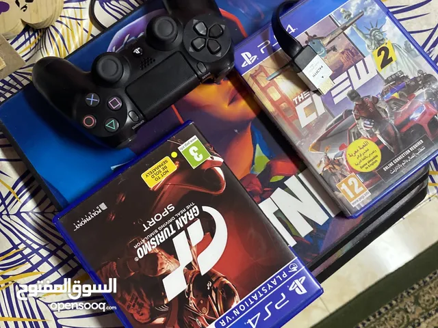 للبيع بليستيشن 4 معا أغراضها البليستيشن. شبه جديده