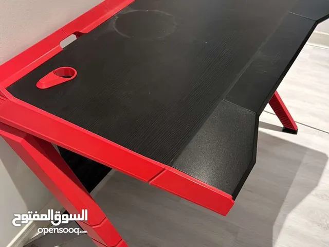 كرسي وطاولة جيمينج