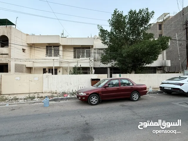 للبيع عمارة سكنية 492متر مع دار 200متر في الكرادة حي بابل سند مستقل "تباع سوية "