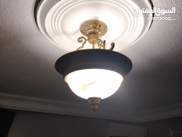ثريات للبيع