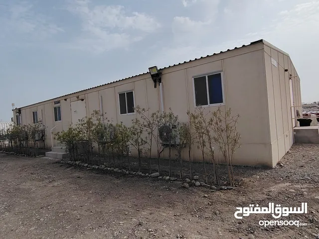 مكاتب موقع مستعمل للبيع نظيف مع المكيفات مع تنكات المياه ونظيف