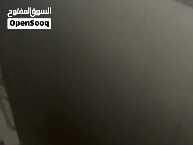 تلفزيونات مضروبه شاشه كلهم ربي يبارك من داخل اعضاء سليمه و 65-50 كلهم 65 إلا واحد 50