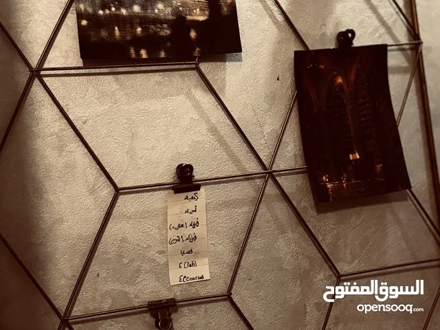 شبكة صور جدارية ذهبية مودرن - لديكور أنيق ولمسة فنية راقية