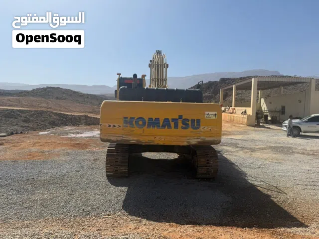 حفار كوماتسو 2014 نظيف