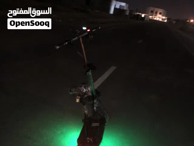 سكوتر كهربائي ونضيف جدن وقابل للتفاوض واقراء وصف