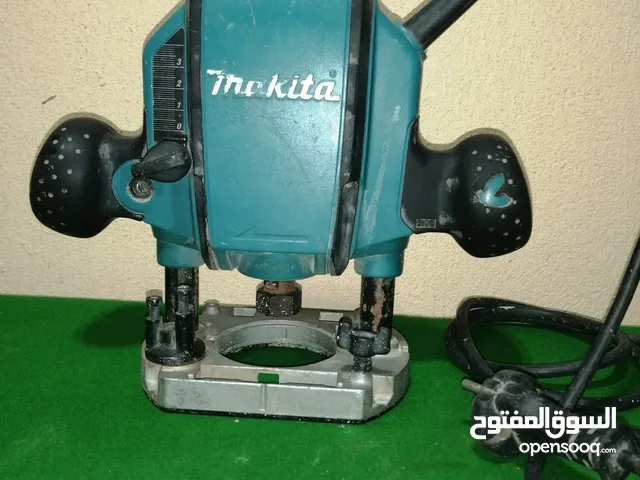 راوتر نوع makita يستخدم في ورش النجارة