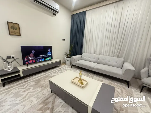 سيت ميز بلازمه و طبله وسطيه لون رصاصي و ابيض خشب و جام
