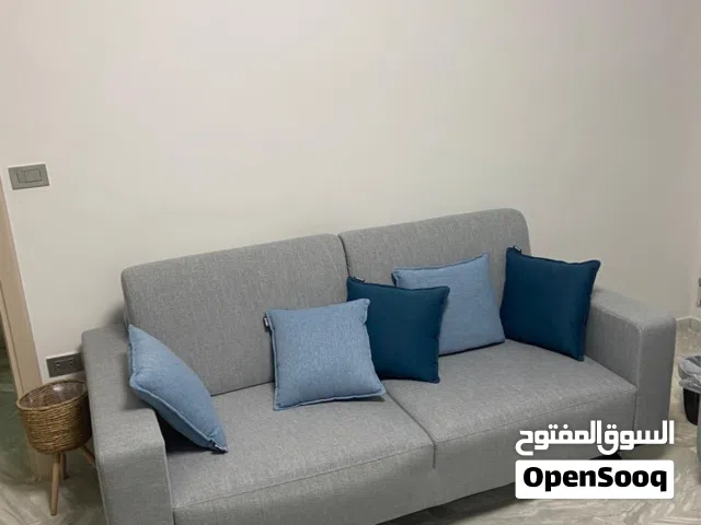 طقم كورنر بحالة ممتازة تفصيل من محلات  تفصيل من محلات Evora خلدا طاولات وسط تفصيل محلات Evora خلدا