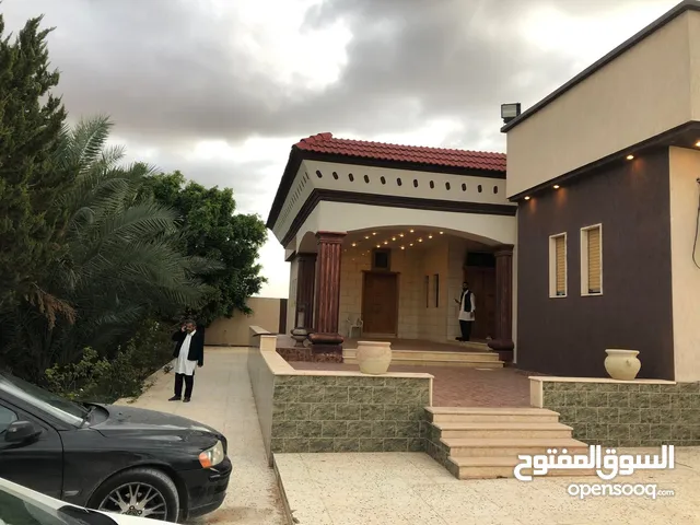 550 m2 5 Bedrooms Villa for Sale in Tripoli Ain Zara
