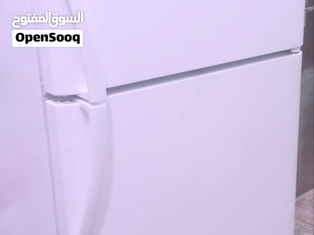 للبيع ثلاجه فريجيدير امريكي  24 قدم استخدام خفيف مع التوصيل والكفاله