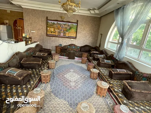 18 m2 More than 6 bedrooms Villa for Rent in Sana'a Asbahi