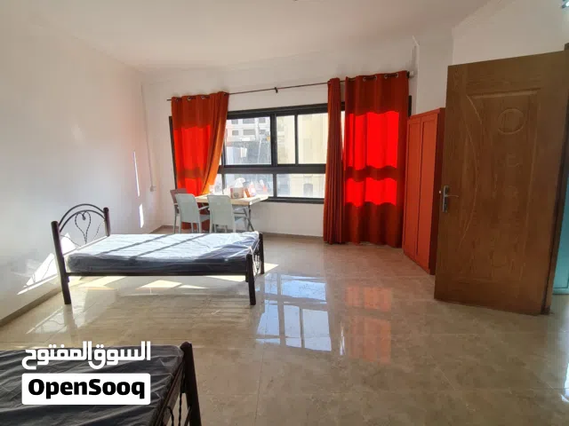 سكن طالبات للبيع امام الجامعه مباشره