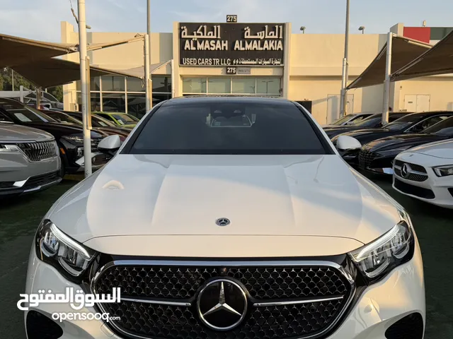 MERCEDES BENZ E200 (2025) LOW MILEAGE 0% DOWN PAYMENT ميرسيدس اي 200 بلون ابيض مواصفات كورية