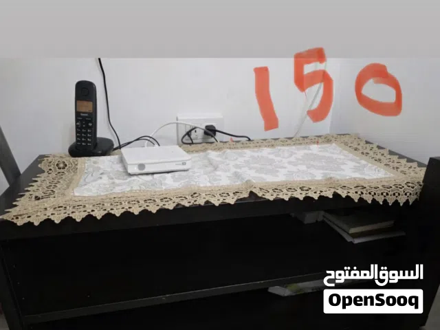 طاولات و برادي و سرير بحاله ممتازه استعمال 6اشهر فقط