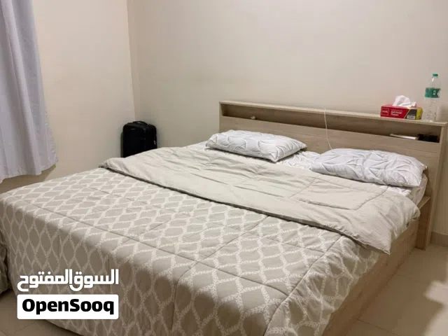 only 5 month using clean and good condition