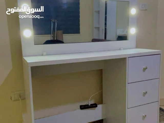 تواليت مستعمل جديد نظيف جدا مع اضاءة