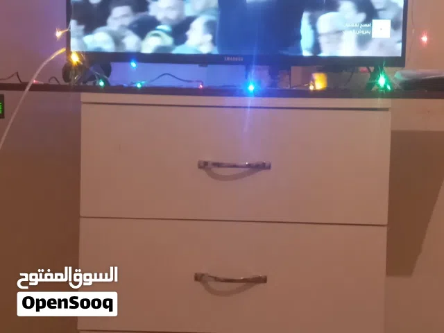شاشه عاديه شبه جديده قبل العيد بيوامين للبيع 500
