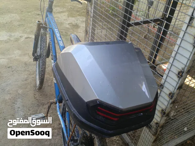 بايسكل جبلي مع صندوق