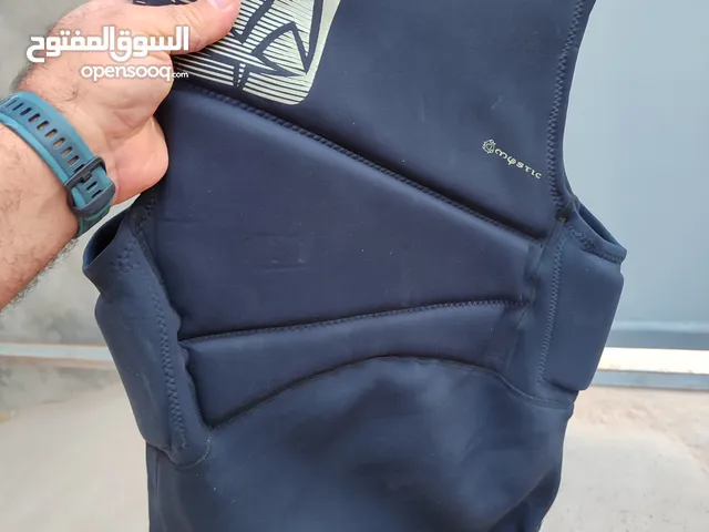 سترة ألعاب مائية