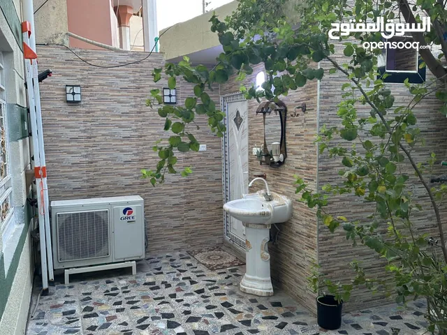 170m2 2 Bedrooms Townhouse for Sale in Basra Al Asdiqaa