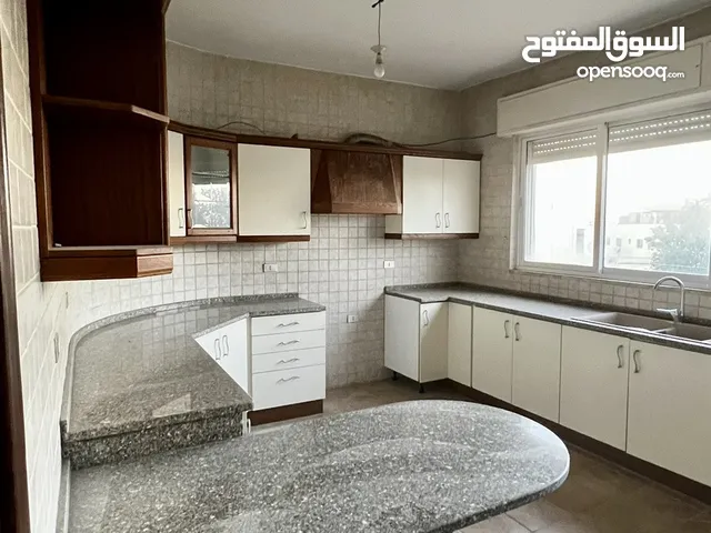 320 m2 3 Bedrooms Apartments for Rent in Amman Al Rabiah