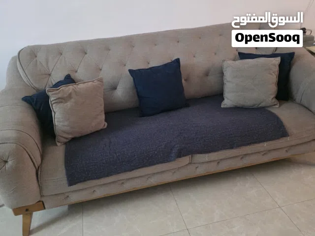 طقم كنب تسع مقاعد 3000 شيكل مع الستاره هديه  شبه جديد عمره فقط خمس سنوات تفصيل