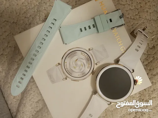 ساعة هواوي نسائية GT 5 مستعملة استعمال بسيط جدا ... لون أبيض مع سير إضافي ..