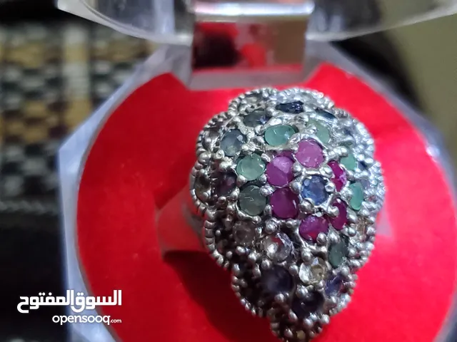 خاتم فضه925 ايطالي ملكي فاخر قدييم مفصص بحجر الزمرد الطبيعي وحجر ياقوت الطبيعي