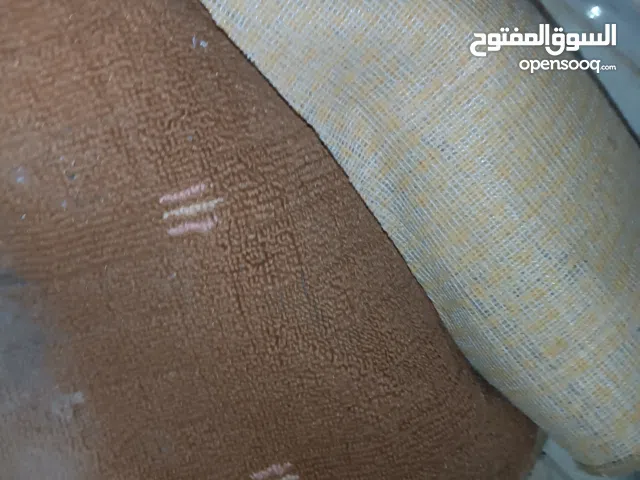 فرش أرضي مستعمل للبيع