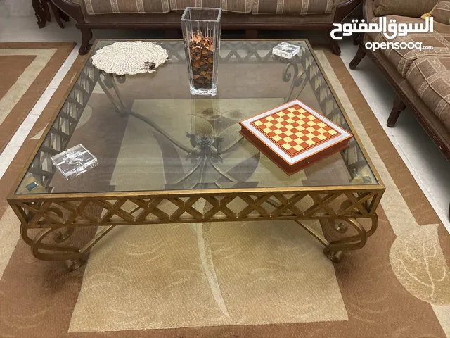 طاولة وسط بسعر60 دينار