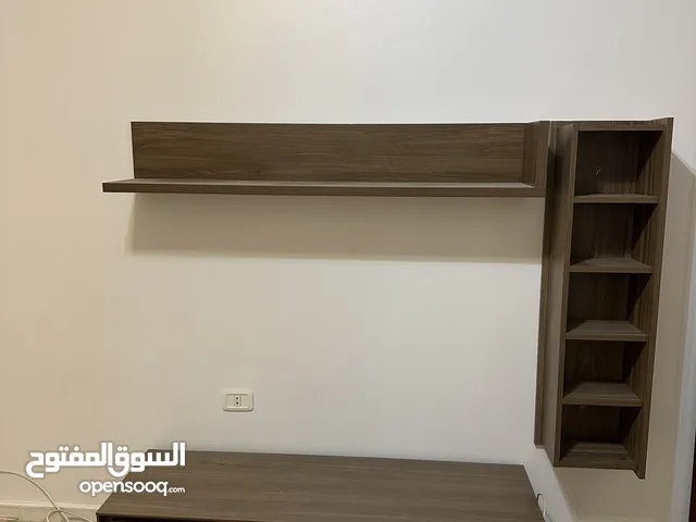 طاولة تلفزيون