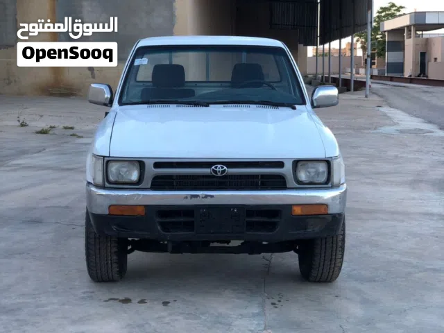 تويوتا هايلوكس نافطه
