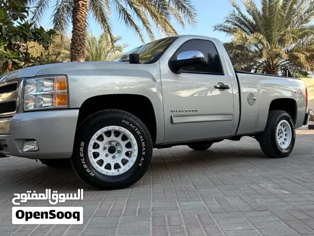 Used Chevrolet Silverado in Buraimi