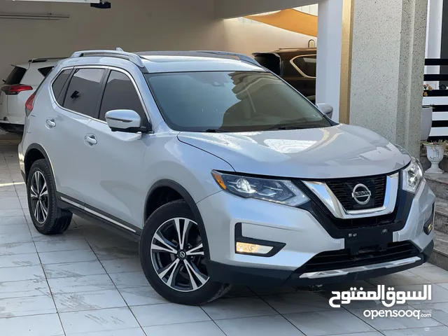 Nissan Rogue 2017 in Muscat
