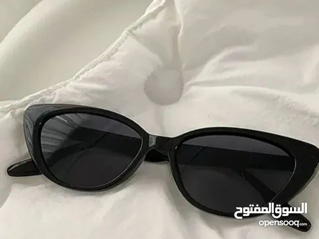 نظارات الترند شمسية نسائية صلبة وعصرية