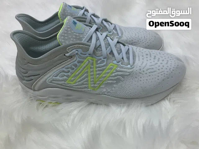 حذاء new balance للبيع