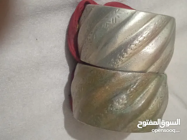 اساور فضية قديمة