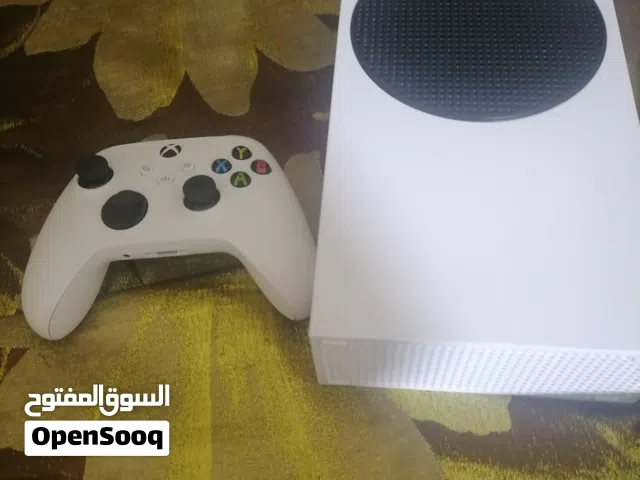 Xbox series sمستخدم اقل من م شهر نظيف مثل الجديد
