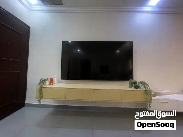طاولة تلفزيون